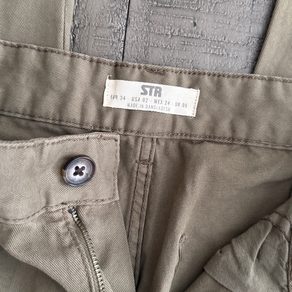 Women’s Stradivarius Cargo Pants - Size 2 Olive EUC - Picture 4 of 6